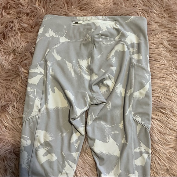 Lululemon Wunder Under Leggings - Picture 3 of 6